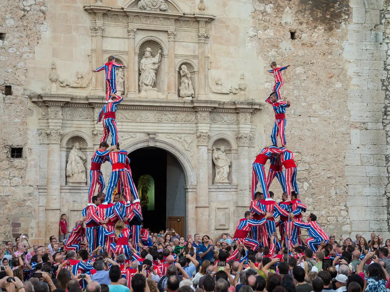 Glastonbury Festival 2025 Introduces Theatre and Circus Performances on Pyramid Stage for the First...