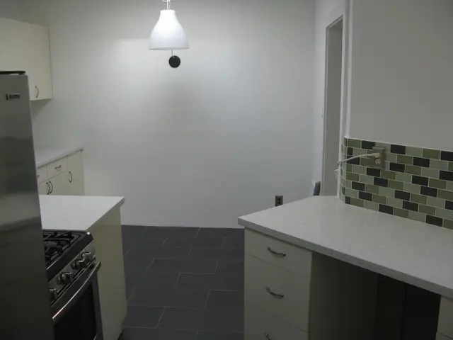 Maintaining organized cupboards in the kitchen isn't a fluke for individuals; here are six habits...