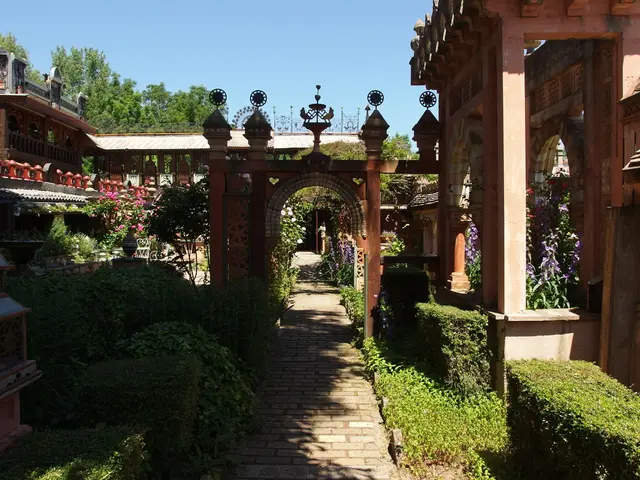 Mososomin receives visitors from the Communities in Bloom judging panel for the national...