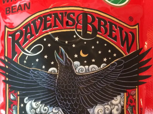 Outdoor Coffee Convenience: Sip Your Favorite Beverage From a Tube Away from Home