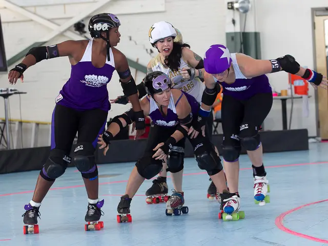 Objects Measuring Over 30 Centimeters in Width