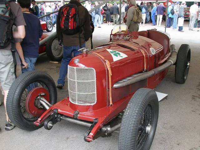 Navigating securely during vacations with bulky luggage